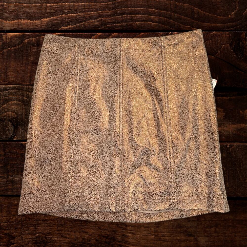 Free People High Waisted Metallic Rose Gold Suede Textured Mini Skirt Size 8 - Picture 2 of 9